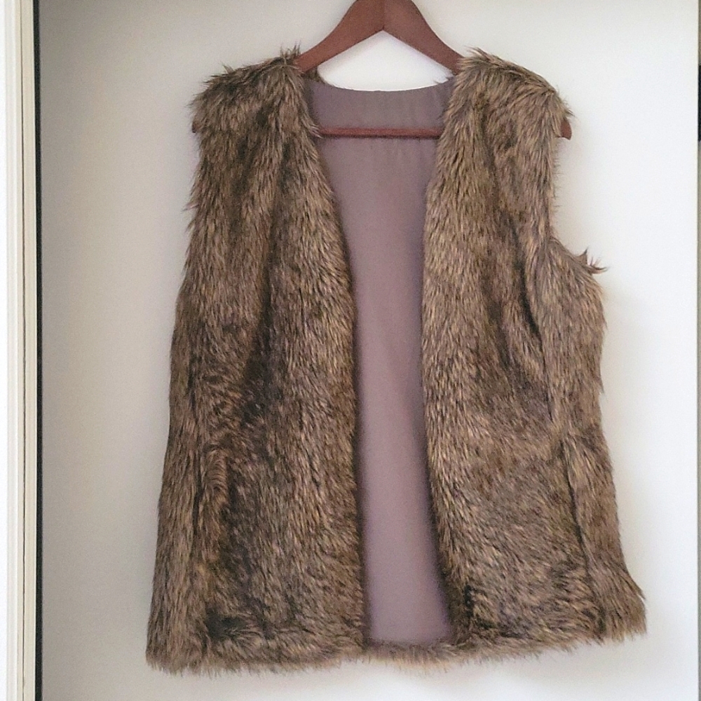 Faux fur vest, M, Brown